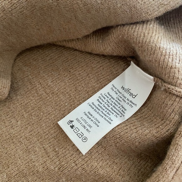 ❌SOLD❌Wilfred Tan Merino Wool Sweater - Picture 9 of 9